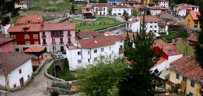 Cabrales 18,5 bares por cada mil habitantes